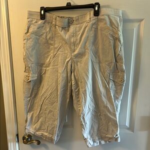 Gloria Vanderbilt capri tan 18W